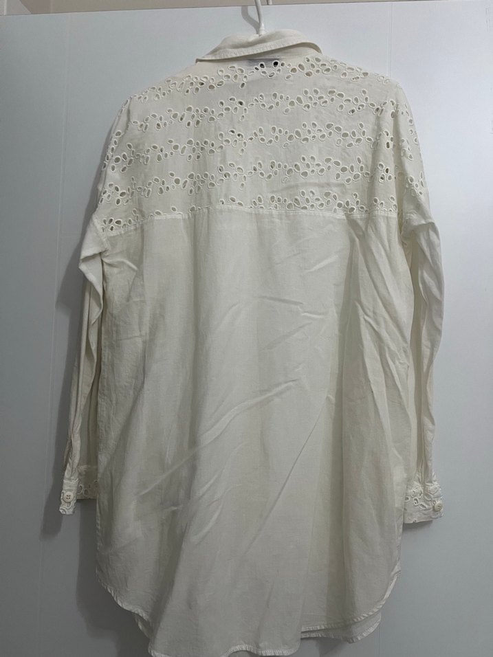 Uzun Kollu Düğmeli Beyaz Keten Kadın Gömlek - Görsel 2