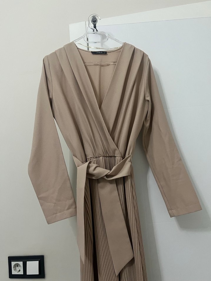 Bej Uzun Kollu Kadın Elbise - Görsel 3