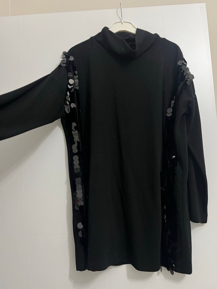 Siyah Düğmeli Uzun Kollu Boğazlı Tunik - Görsel 2