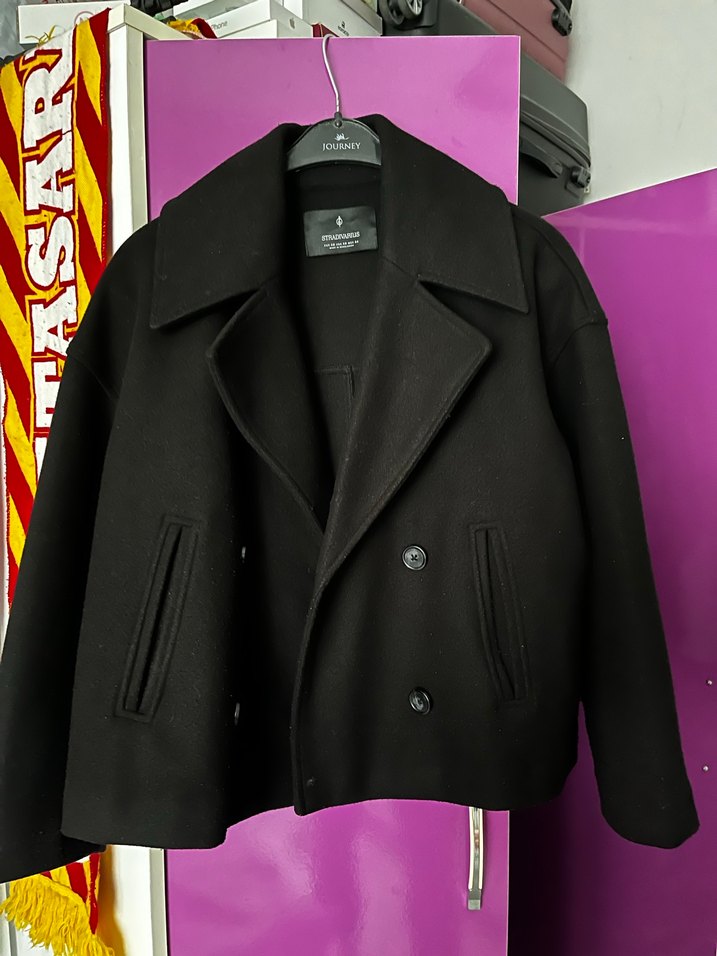 Stradivarius kısa kaban - Görsel 4