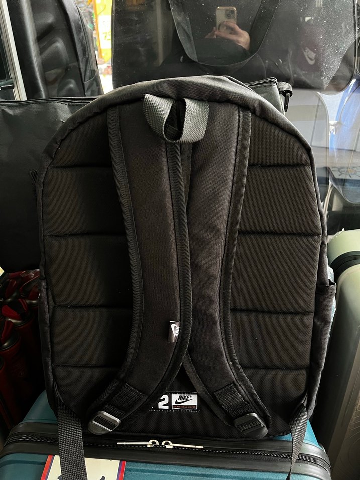 Nike Siyah Fermuarlı Sırt Çantası - Görsel 3