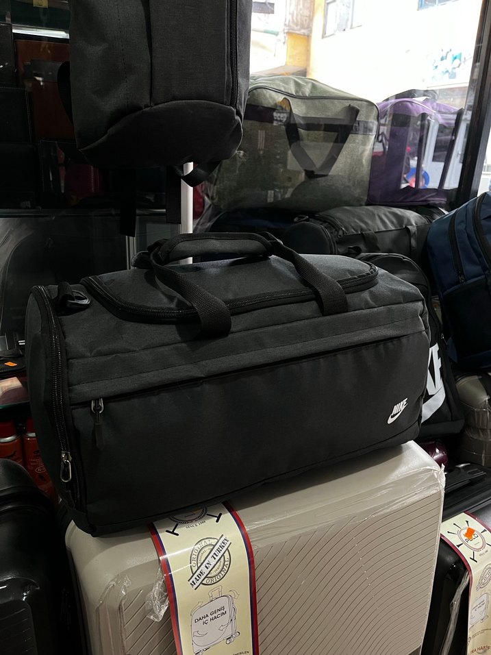 Nike Siyah Spor Çantası - Görsel 2