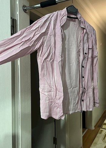 m Beden Düğmeli Pembe Beyaz mihra victoria secret pijama