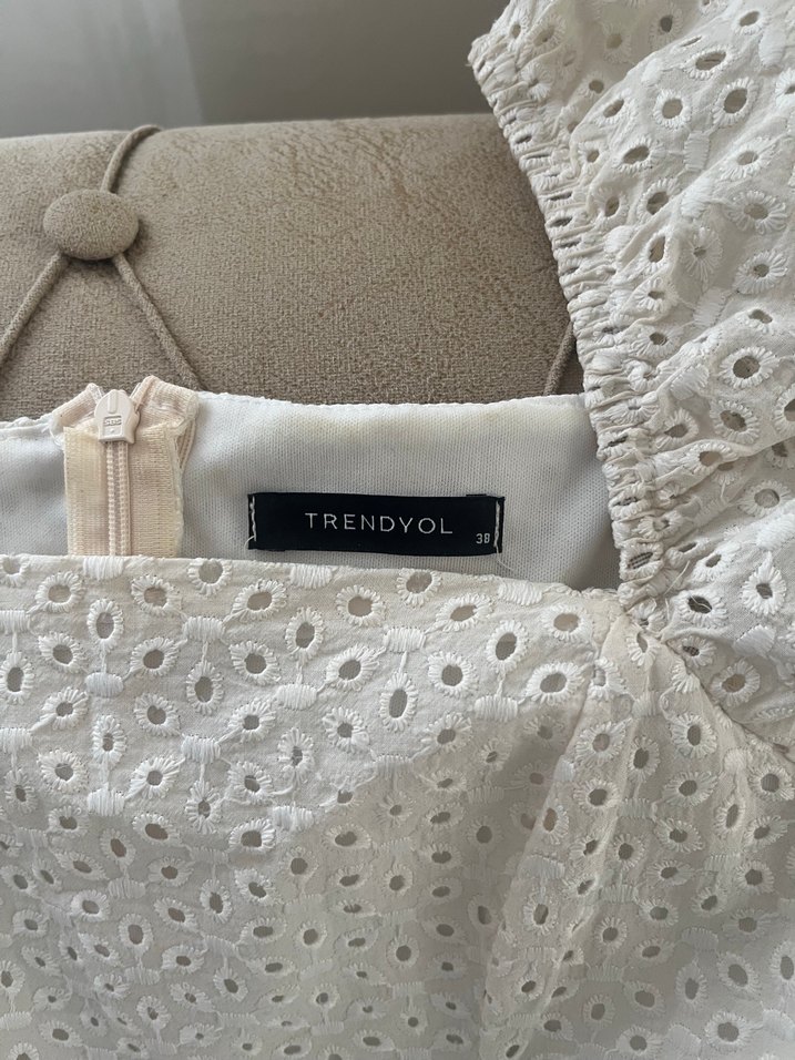 Dantel İşlemeli Beyaz Mini Elbise - Görsel 2