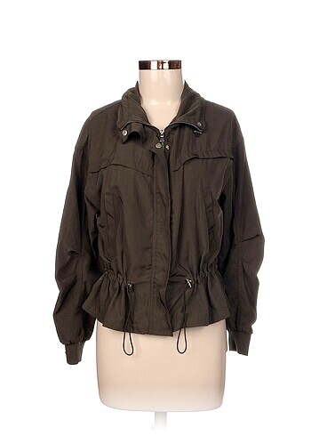 Stradivarius Spor Dış Giyim %70 İndirimli.
