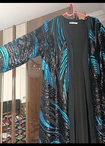 Setre Pullu abaya