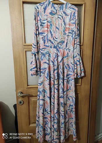LC Waikiki Uzun Kollu kolları volanlı sıfır etiketli Elbise