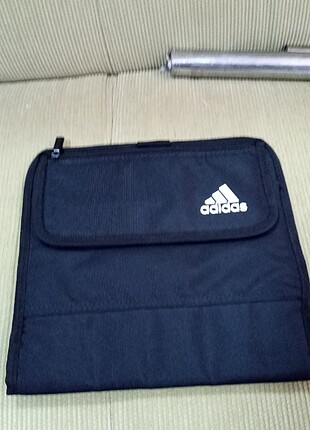 Adidas tablet çantası