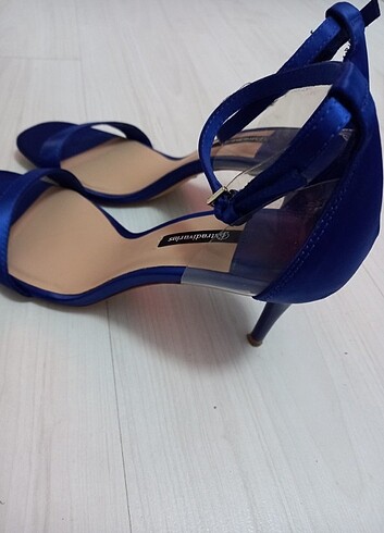 Stradivarius saks mavisi ince topuk abiye ayakkabı