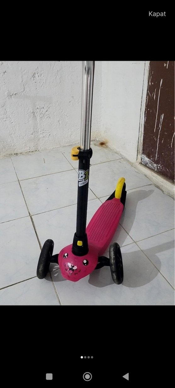Pembe Renkli Çocuk Scooter'ı - Görsel 3