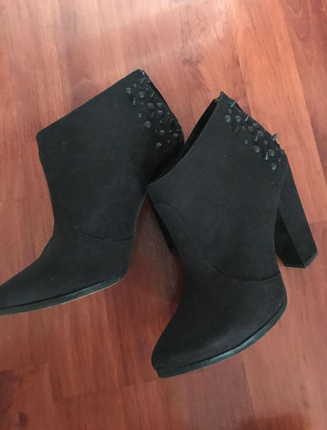 38 Beden BERSHKA 38 Yeni ayarında 