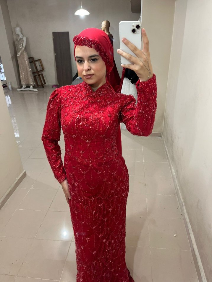 Uzun Kollu Kırmızı Drapeli Abiye Elbise - Görsel 3