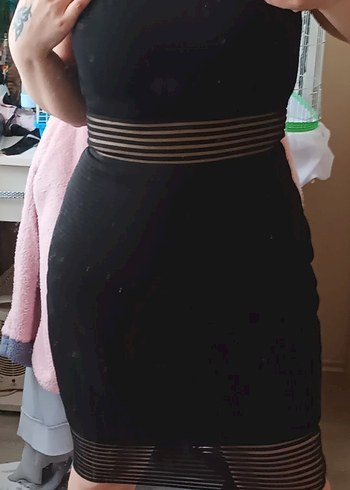 Siyah Bel Detaylı Straplez Midi Elbise - Görsel 3