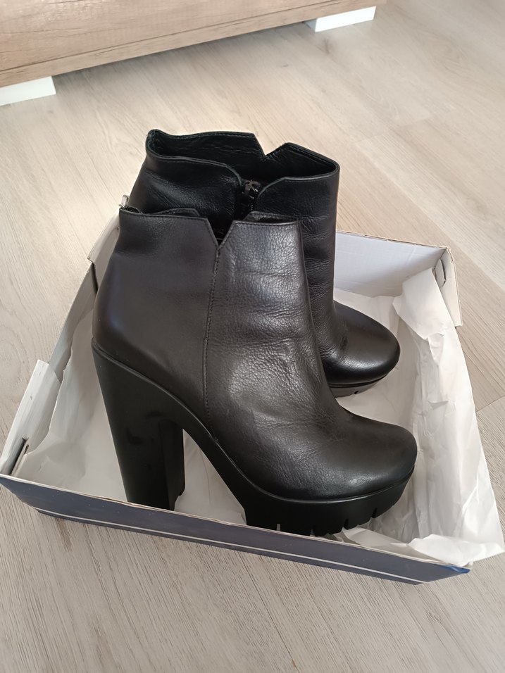 Kadın Siyah Deri Platform Topuklu Goth Bot - Görsel 3