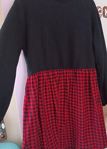 Uzun Kollu Siyah ve Kırmızı Elbise - Görsel 2