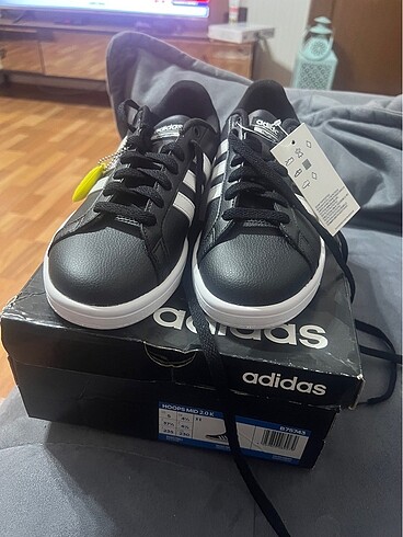 Adidas spor ayakkabı