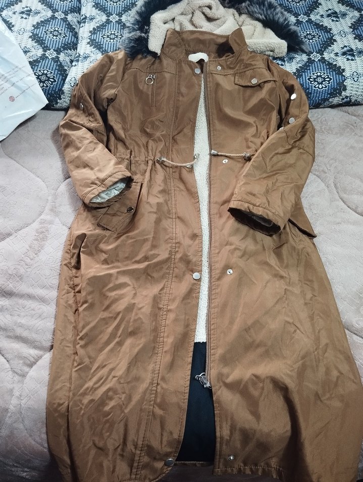 Kürk Detaylı Kahverengi Uzun Kadın Kışlık Mont - Görsel 3