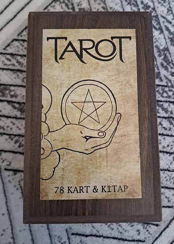 78 Kartlı Tarot Destesi ve Kitap