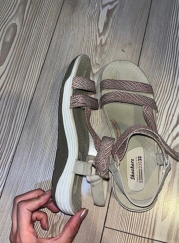 Skechers sandalet yeni sezon