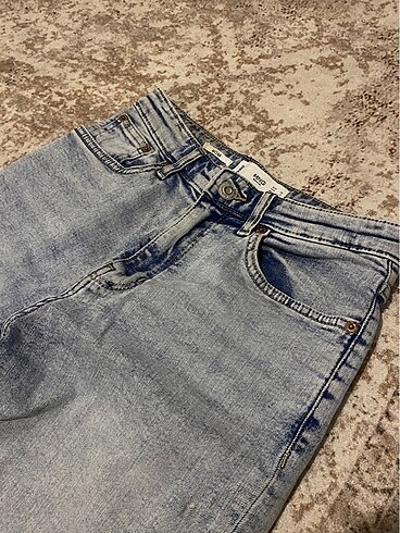 MANGO mom jean