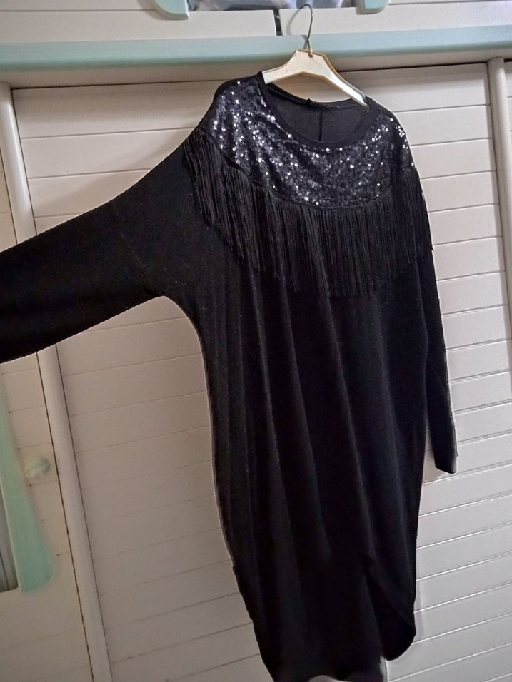 Püsküllü Siyah Uzun Kollu Kadın tunik - Görsel 3