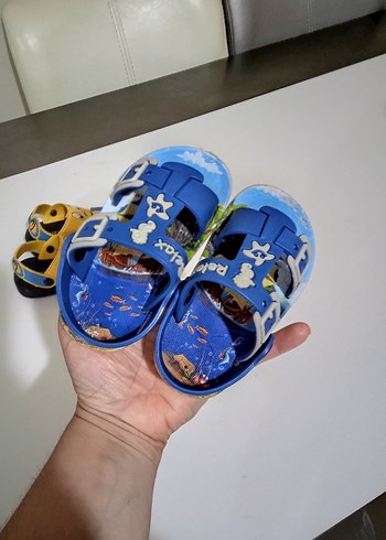 Çocuklar için renkli sandaletler - Görsel 5