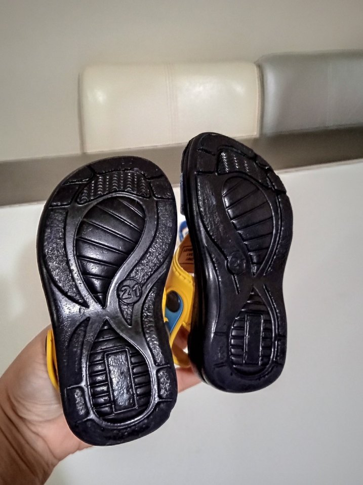 Çocuklar için renkli sandaletler - Görsel 4