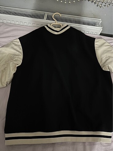 H&M H&M kolları deri detaylı kolej ceket