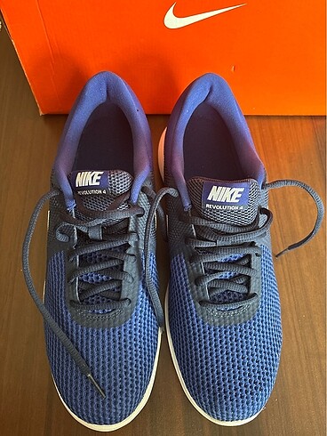 43 Beden NIKE REVULATION 4 43 numara (orijinal faturalı)