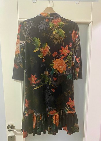 Stradivarius Çiçek Desenli kadife elbise - Görsel 2