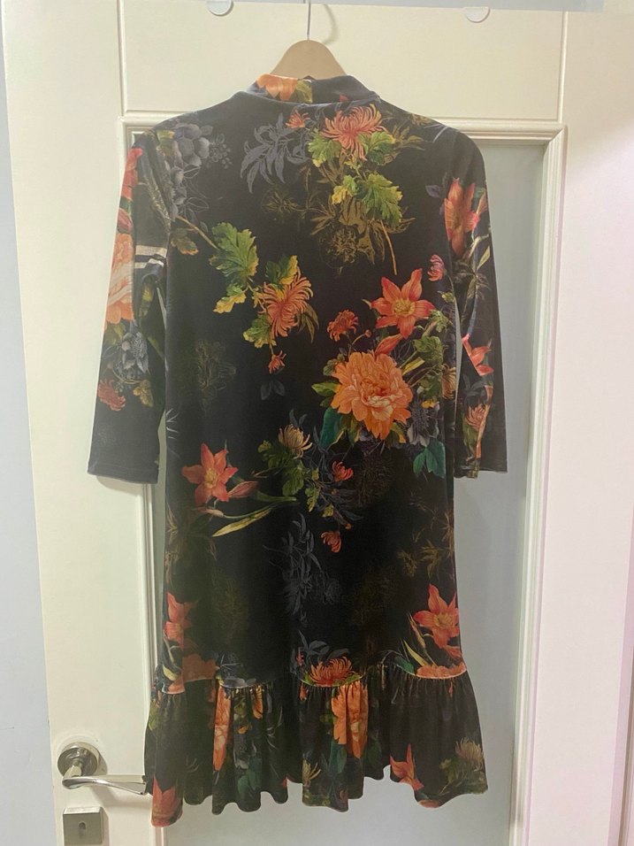 Stradivarius Çiçek Desenli kadife elbise - Görsel 2