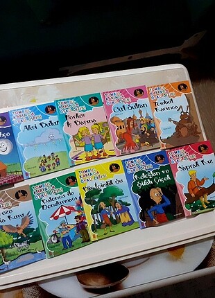 İki set kitap ve iyi set bardak