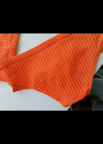 Kısa Pilili Turuncu  Bikini - Görsel 3