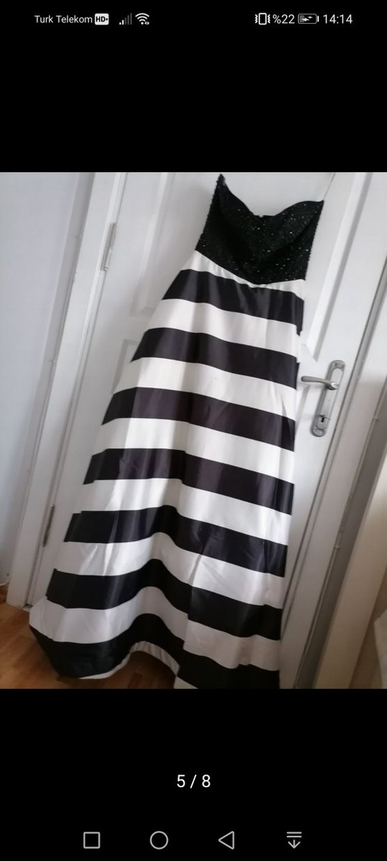 Siyah-Beyaz Çizgili Uzun Straplez Abiye - Görsel 3