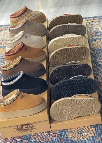 Ugg UGG Kahverengi Nakışlı Kadın Terlik
