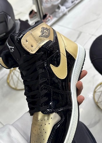 Parlak Altın Renkli Erkek Spor Ayakkabı - Görsel 3