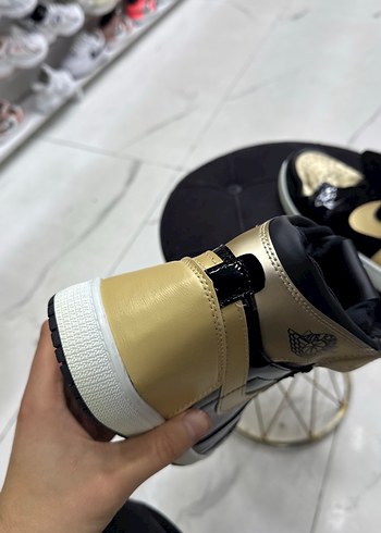 Parlak Altın Renkli Erkek Spor Ayakkabı - Görsel 5