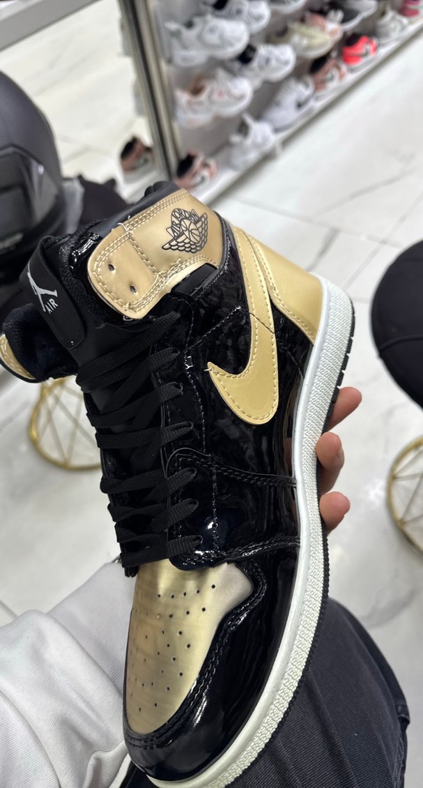 Parlak Altın Renkli Erkek Spor Ayakkabı - Görsel 3