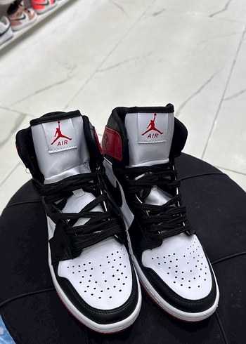 Nike Air Jordan 1 Siyah Kırmızı Beyaz Spor Ayakkabı - Görsel 5
