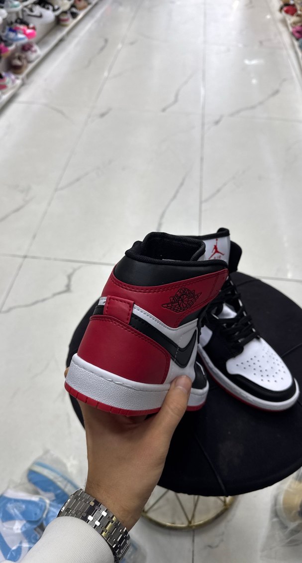 Nike Air Jordan 1 Siyah Kırmızı Beyaz Spor Ayakkabı - Görsel 2