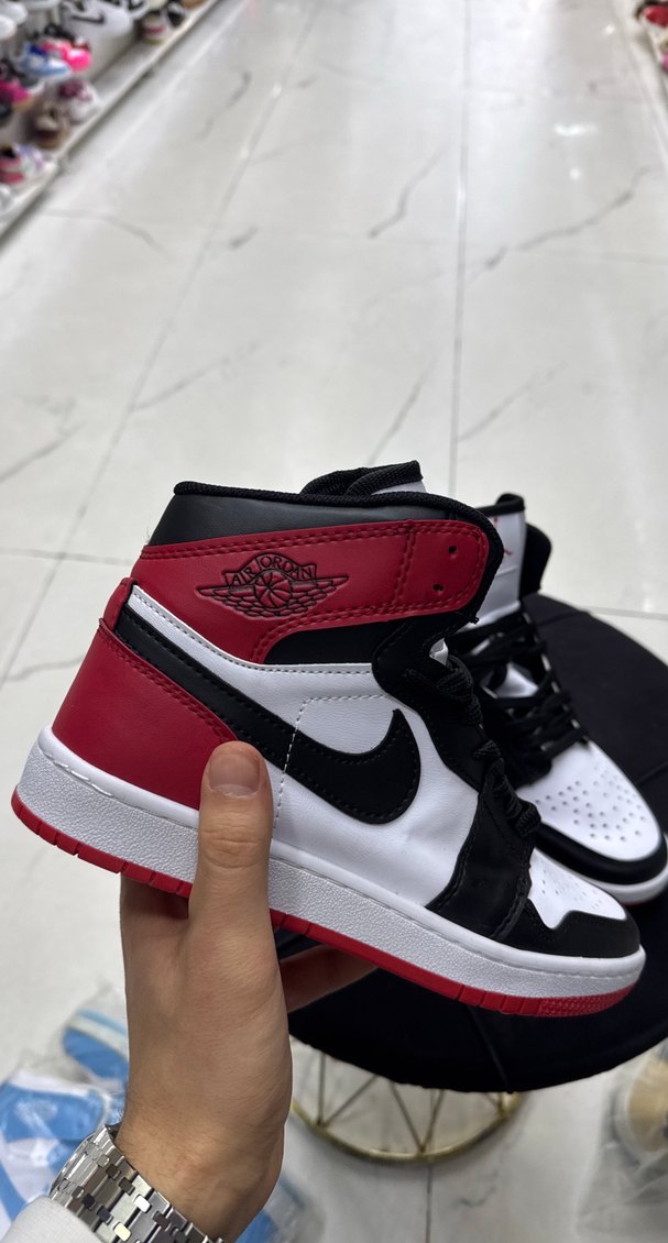 Nike Air Jordan 1 Siyah Kırmızı Beyaz Spor Ayakkabı - Görsel 3