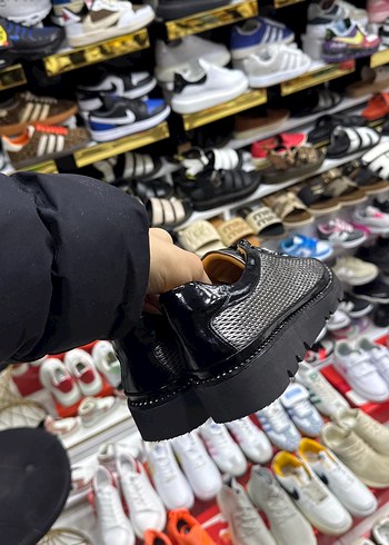 Yüksek Topuklu Gri Yılan Desenli Kadın Spor Ayakkabı - Görsel 4