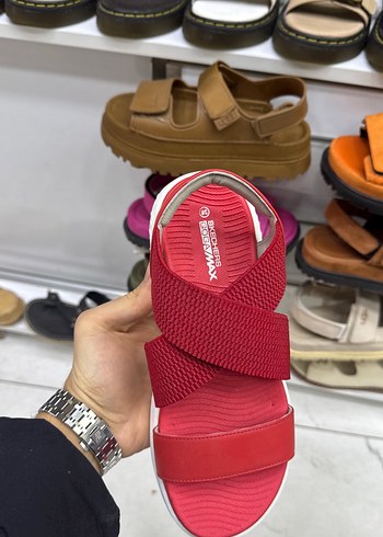 Kırmızı Cırt Cırtlı Kadın Spor Dolgu Topuklu Sandalet - Görsel 2