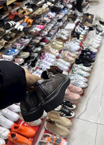 Gri Yılan Desenli Platform Topuklu Kadın Spor Ayakkabı - Görsel 4