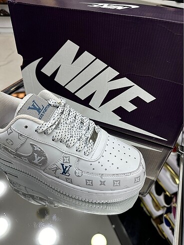 Nike Air Force 1 beyaz