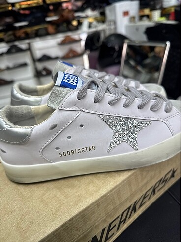 38 Beden beyaz Renk Golden Goose
