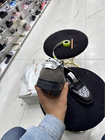 36 Beden siyah Renk Fendi