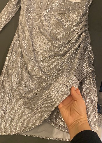 Uzun Kollu, Drapeli Gri Yılan Desenli Abiye Elbise - Görsel 2