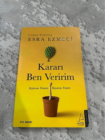 Esra Ezmeci kitap