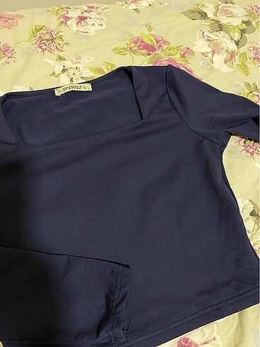 l Beden KARE YAKA LACİVERT CROP BODY